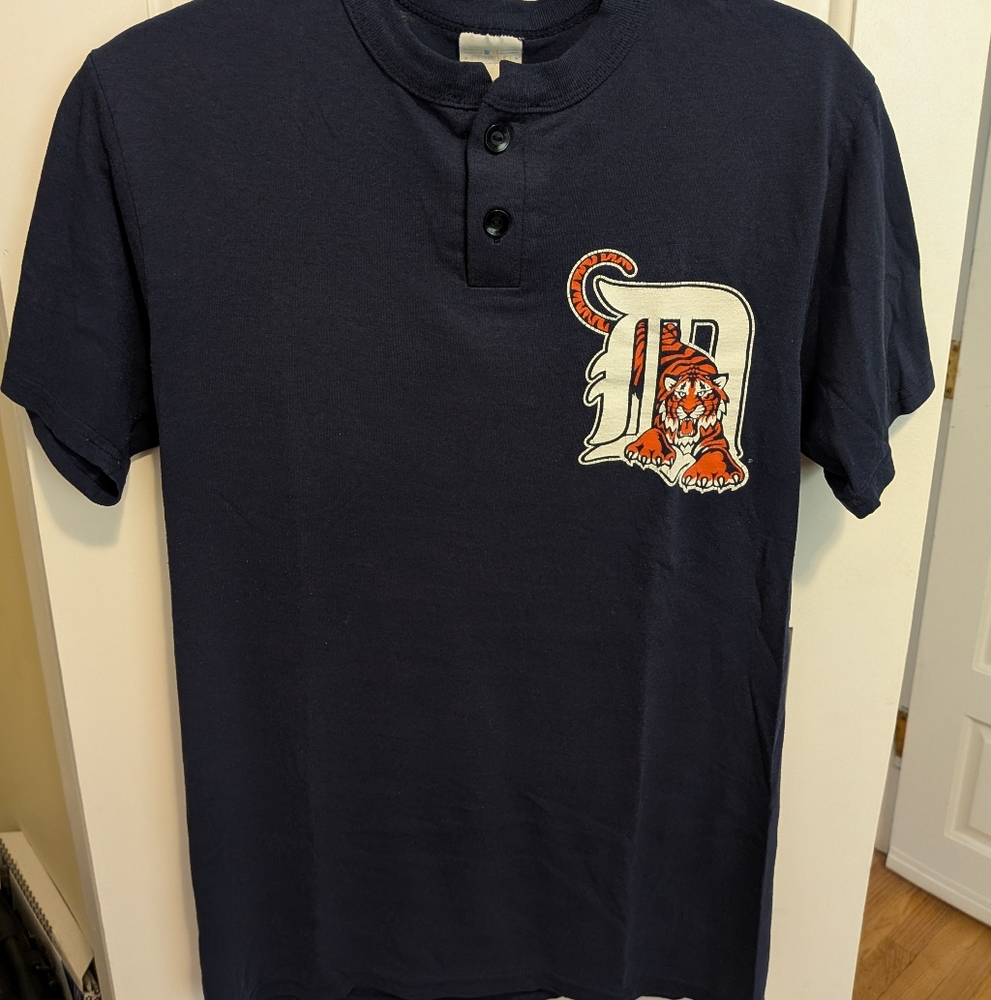 Vintage Detroit Tigers Henley T-Shirt